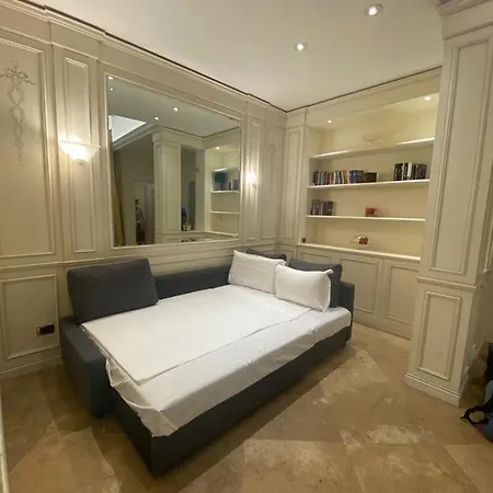 Spagna Luxury Daire