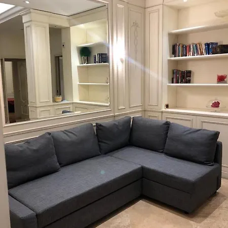 Spagna Luxury Daire