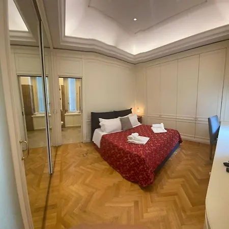 Spagna Luxury Daire